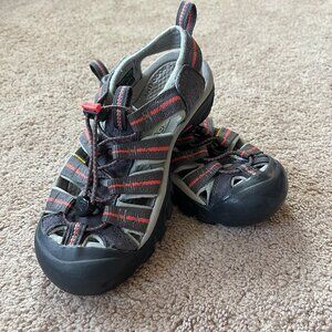 Keen EUC womens waterproof, travel outdoor hiking size 6. grey/watermelon pink.